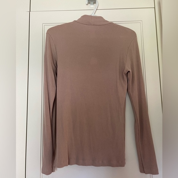 Dusty rose H&M turtleneck - Picture 3 of 3
